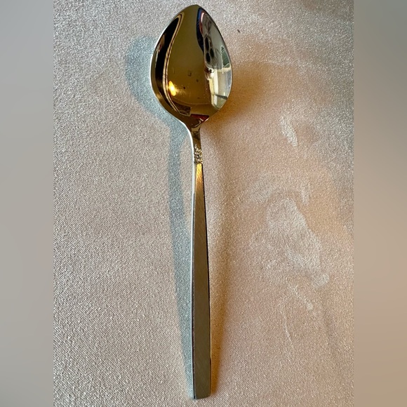 Oneida Ltd. 1881 Rogers Vintage “Melissa” Stainless Flatware 70 Pc.Used Retired - Picture 9 of 15